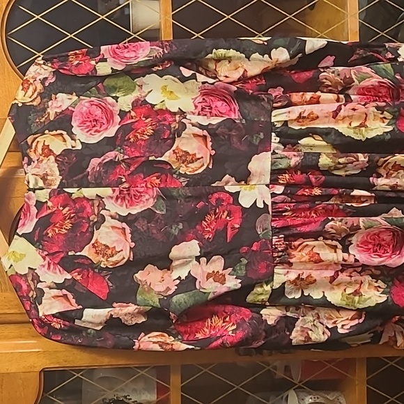 Floral Dress - Picture 7 of 8